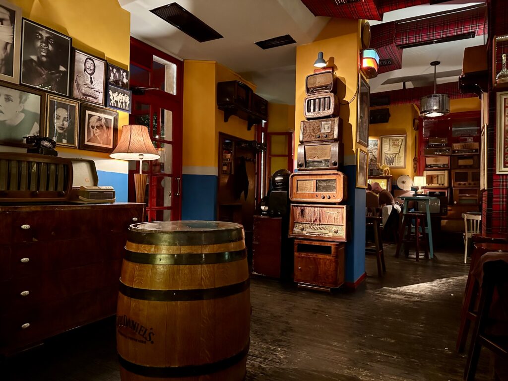 Radio Bar Tirana