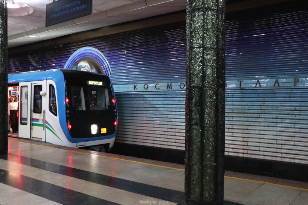 itinerario 9 giorni uzbekistan - metropolitana tashkent