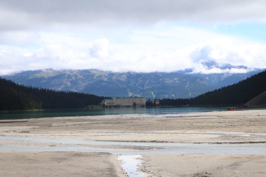 lake Louise - hotel